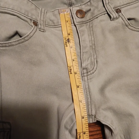 Cabi Cargo Pants - Picture 6 of 11
